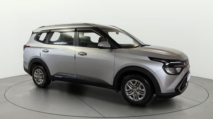 2023 KIA CARENS PRESTIGE 1.5 PETROL 7 STR, Petrol, Manual, 25,486 km, Right Front Diagonal