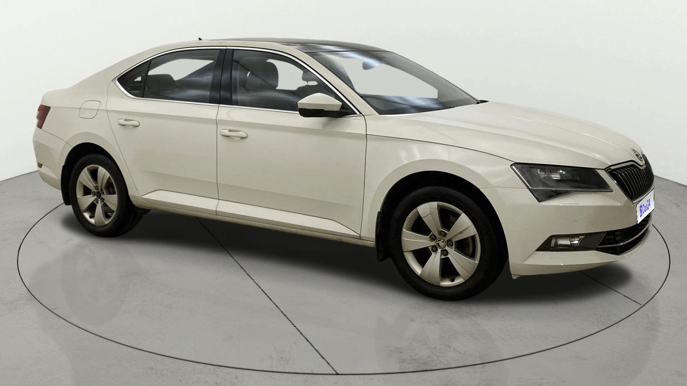 2017 Skoda Superb STYLE 1.8 TSI AT, Petrol, Automatic, 38,591 km, Right Front Diagonal