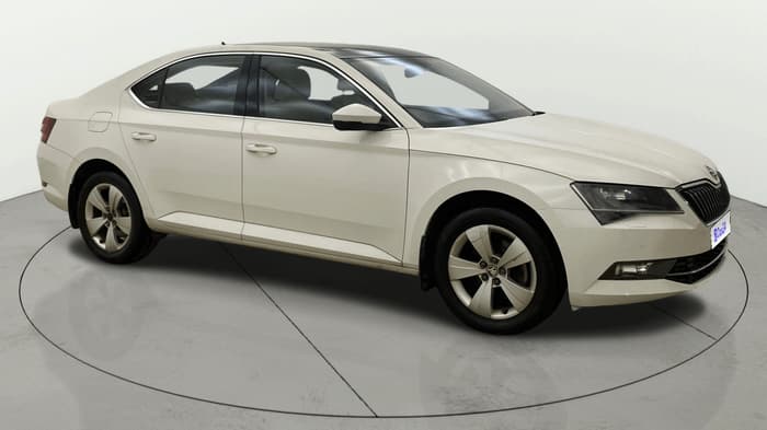 2017 Skoda Superb STYLE 1.8 TSI AT, Petrol, Automatic, 38,591 km, Right Front Diagonal