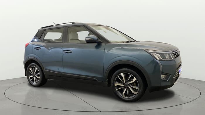 2019 Mahindra XUV300 W8 (O) 1.5 DIESEL AMT, Diesel, Automatic, 81,169 km, Right Front Diagonal