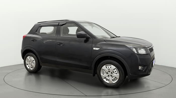 2022 Mahindra XUV300 W4 1.2 PETROL, Petrol, Manual, 56,845 km, Right Front Diagonal