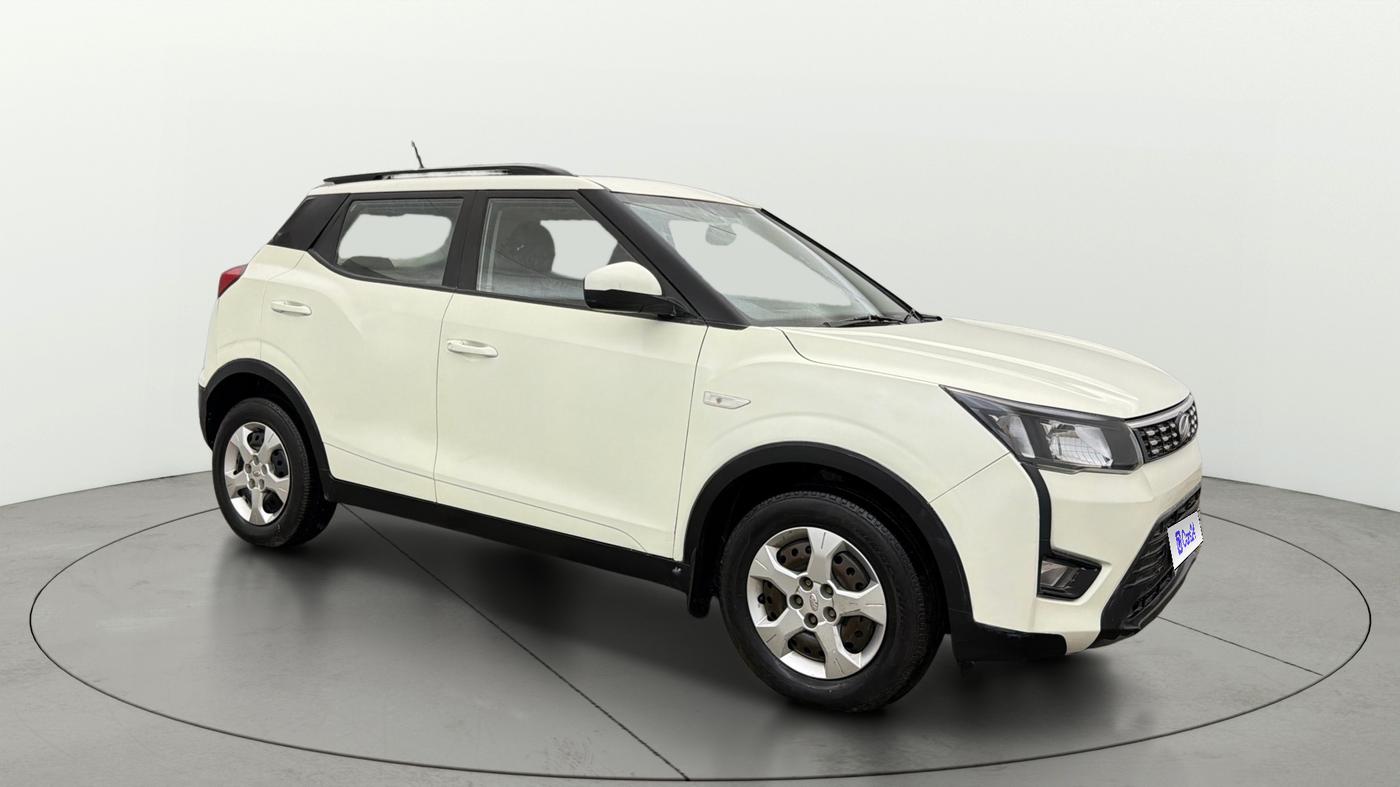 2022 Mahindra XUV300 W6 1.2 PETROL AMT, Petrol, Automatic, 1,14,527 km, SRP