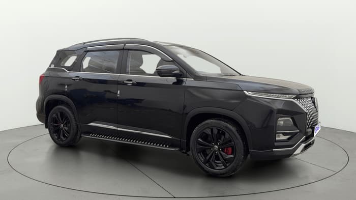 2024 MG HECTOR PLUS SAVVY PRO 1.5 TURBO CVT 6 STR, Petrol, Automatic, 34,490 km, Right Front Diagonal