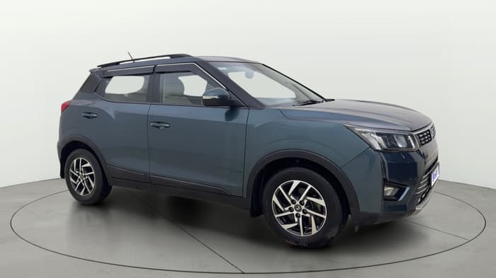 2023 Mahindra XUV300 W8 (O) 1.5 DIESEL, Diesel, Manual, 61,665 km, Right Front Diagonal