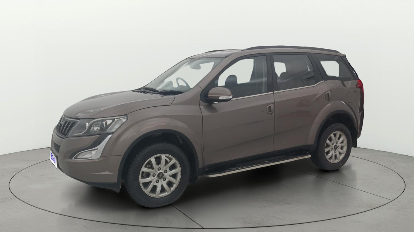 2017 Mahindra XUV500 W10, Diesel, Manual, 82,167 km, Left Front Diagonal