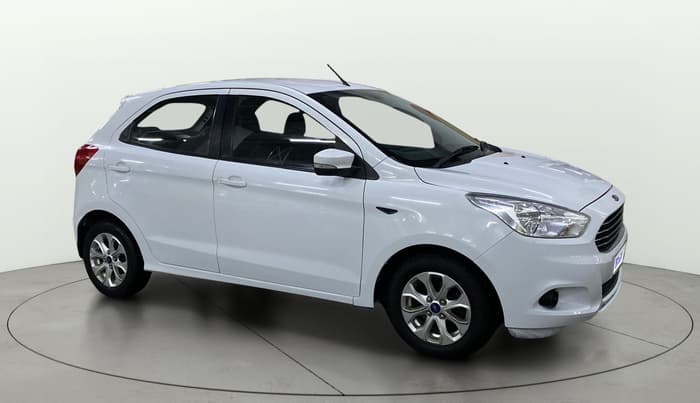 2017 Ford New Figo TITANIUM 1.2 PETROL MT, Petrol, Manual, 34,711 km, Right Front Diagonal
