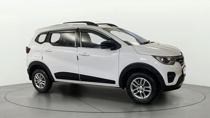 2023 Renault TRIBER RXT, Petrol, Manual, 28,622 km, Right Front Diagonal