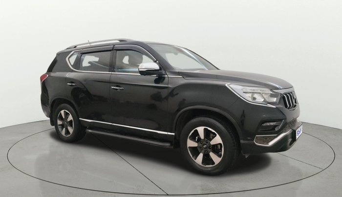 2022 Mahindra ALTURAS G4 4WD AT, Diesel, Automatic, 28,121 km, Right Front Diagonal
