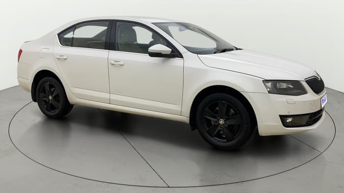 2017 Skoda Octavia AMBITION PLUS AT 1.8 TSI, Petrol, Automatic, 64,017 km, Right Front Diagonal