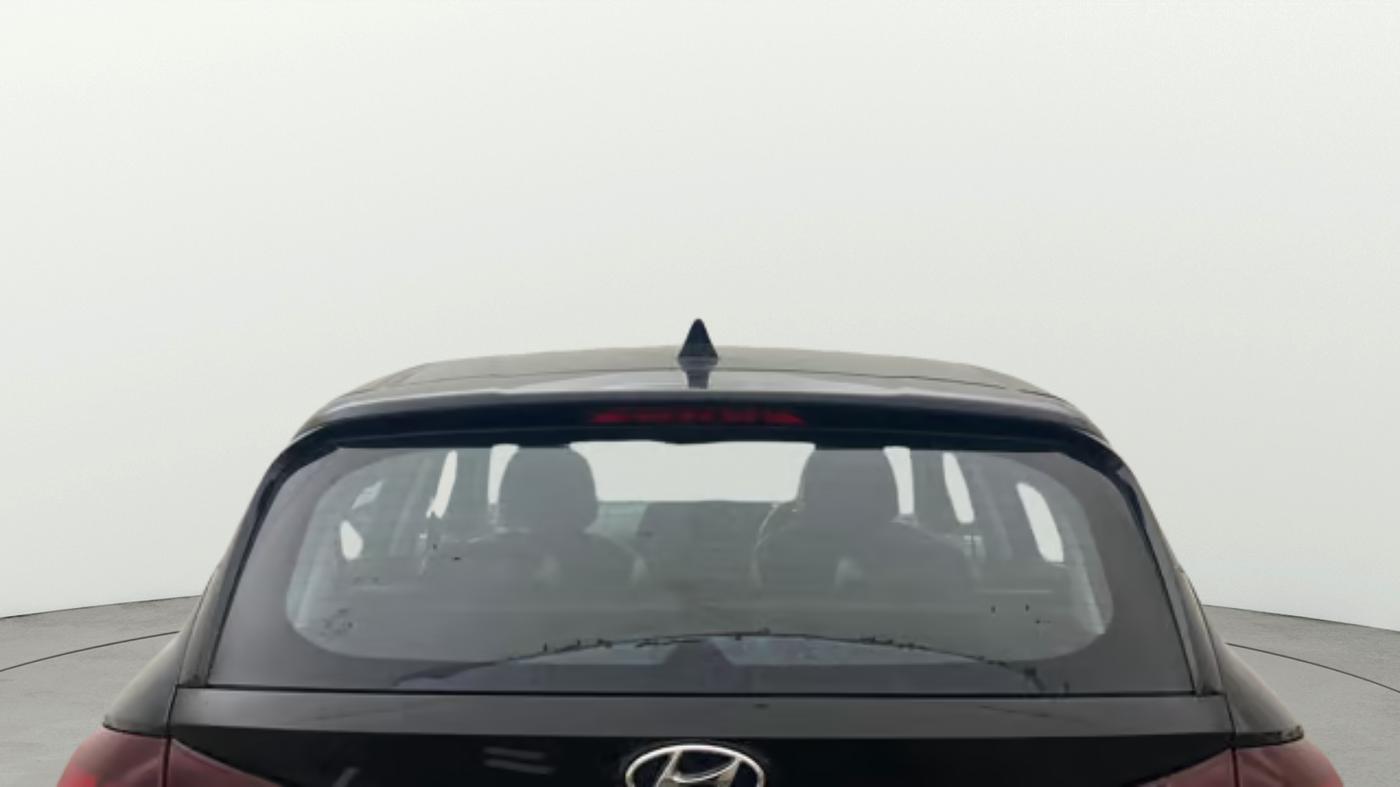 2023 Hyundai NEW I20 SPORTZ 1.2 MT, Petrol, Manual, 1,01,211 km, Rear Windshield