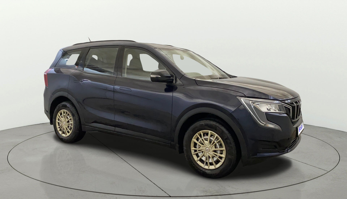 2022 Mahindra XUV700 MX P MT 5 STR, Petrol, Manual, 20,736 km, Right Front Diagonal