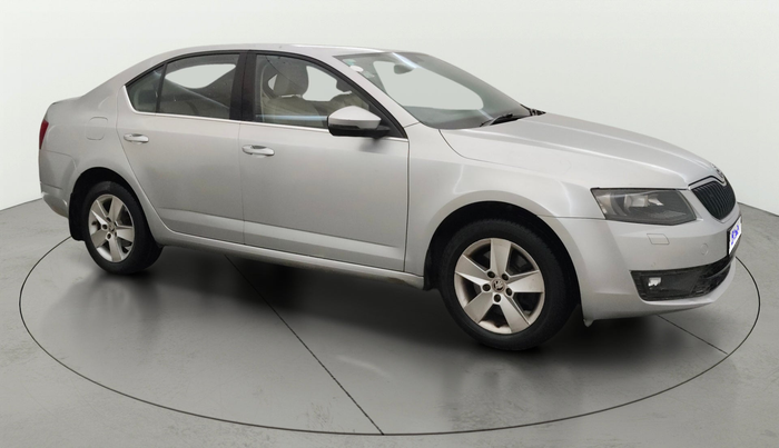 2016 Skoda Octavia AMBITION PLUS AT 1.8 TSI, Petrol, Automatic, 92,840 km, Right Front Diagonal