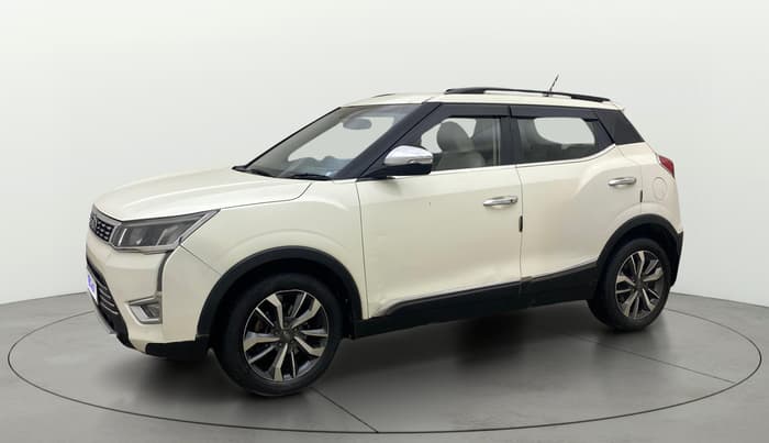 2021 Mahindra XUV300 W8 (O) 1.5 DIESEL, Diesel, Manual, 1,20,642 km, Left Front Diagonal