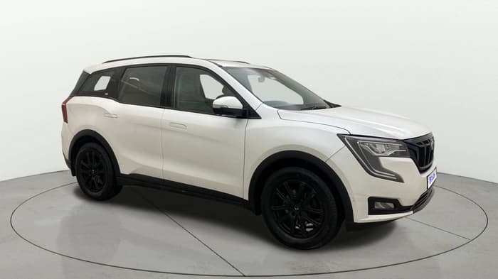 2022 Mahindra XUV700 AX 7 LUXURY D AWD AT 7 STR, Diesel, Automatic, 83,401 km, Right Front Diagonal