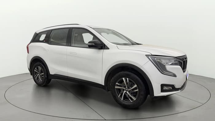2022 Mahindra XUV700 AX 5 P MT 7 STR, Petrol, Manual, 55,215 km, Right Front Diagonal