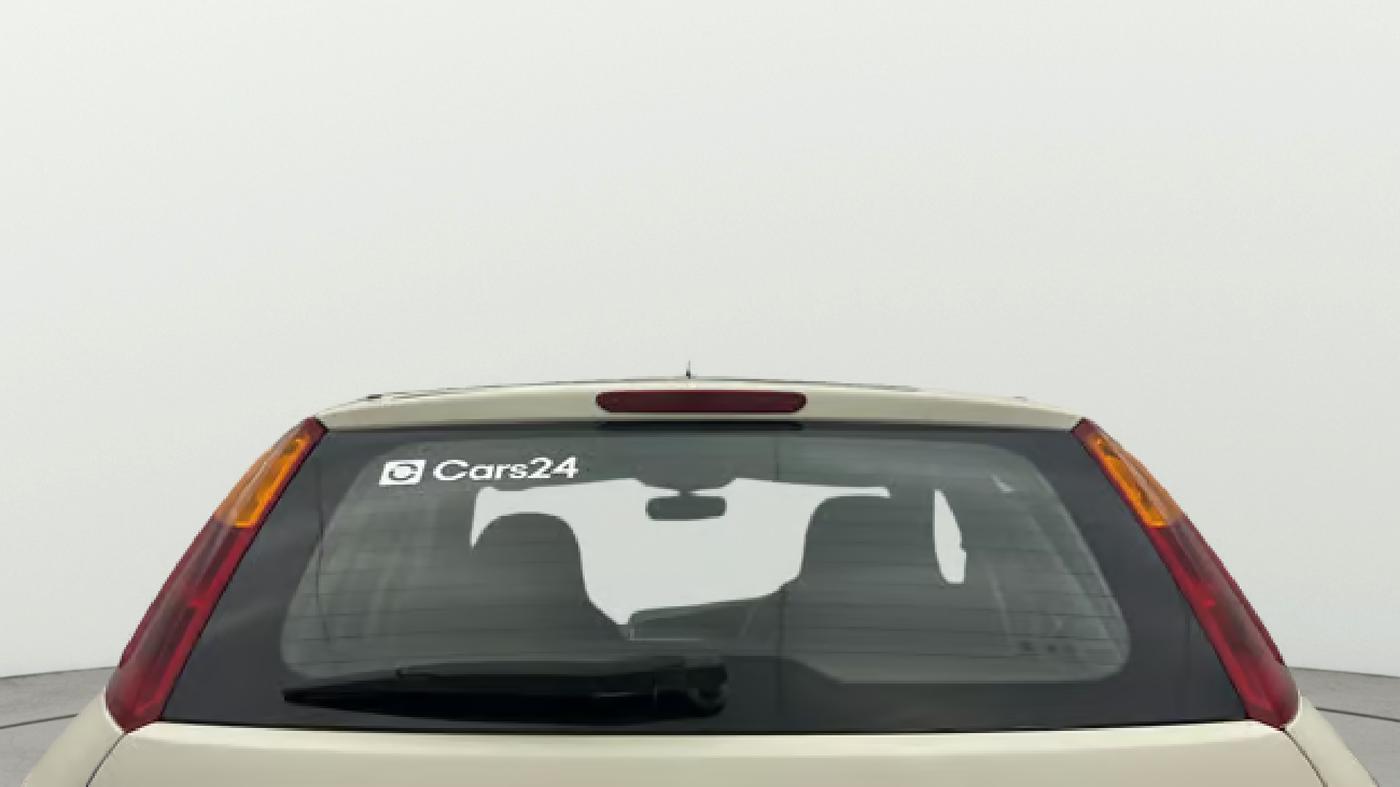 2013 Fiat Grand Punto Emotion 1.3, Diesel, Manual, 1,05,831 km, Rear Windshield