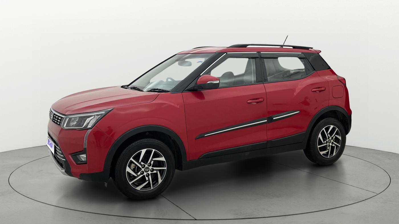 2023 Mahindra XUV300 W8 (O) 1.2 PETROL AMT, Petrol, Automatic, 9,410 km, Left Front Diagonal
