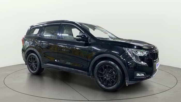 2025 Mahindra XUV700 AX 7 P AT 7 STR, Petrol, Automatic, 20,896 km, Right Front Diagonal