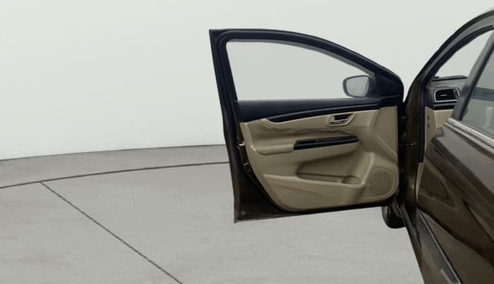 2016 Maruti Ciaz ZXI+, Petrol, Manual, 1,25,636 km, LHS Front Door