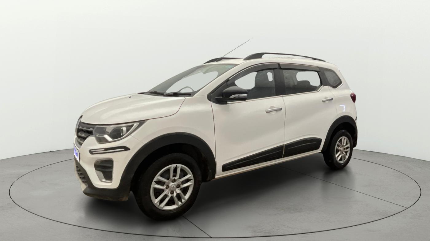 2024 Renault TRIBER RXT, Petrol, Manual, 30,662 km, Left Front Diagonal