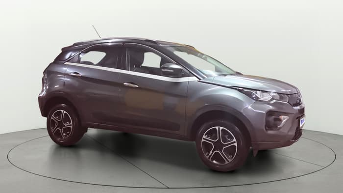 2023 Tata NEXON XM SUNROOF PETROL, Petrol, Manual, 21,988 km, Right Front Diagonal