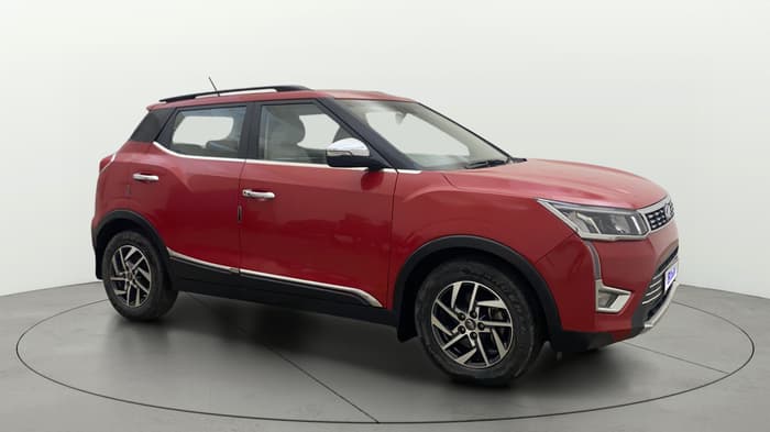 2022 Mahindra XUV300 W8 (O) 1.5 DIESEL AMT, Diesel, Automatic, 55,109 km, Right Front Diagonal