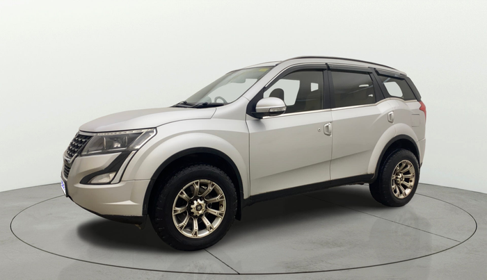 2018 Mahindra XUV500 W9, Diesel, Manual, 95,179 km, Left Front Diagonal
