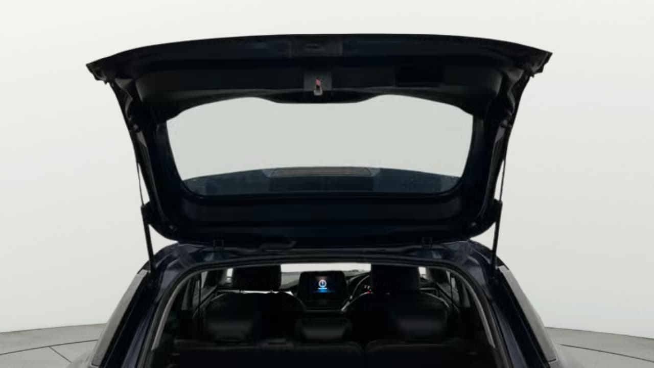 2023 Maruti FRONX DELTA PLUS 1.2L AGS, Petrol, Automatic, 29,042 km, Boot Door Open