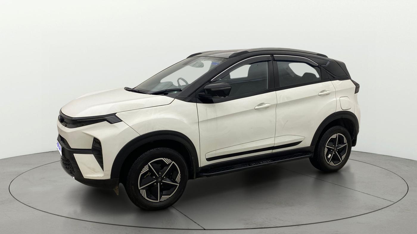 2024 Tata NEXON FEARLESS + SUNROOF DCA DUAL TONE 1.2 PETROL, Petrol, Automatic, 12,643 km, Left Front Diagonal