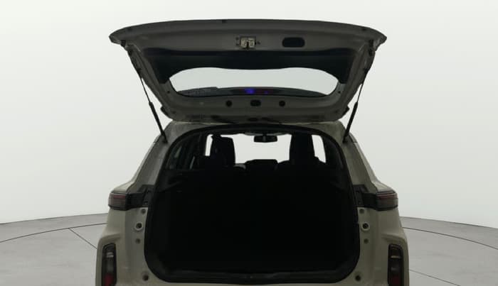 2023 Maruti Grand Vitara ALPHA SMART HYBRID AT, Petrol, Automatic, 63,790 km, Boot Door Open