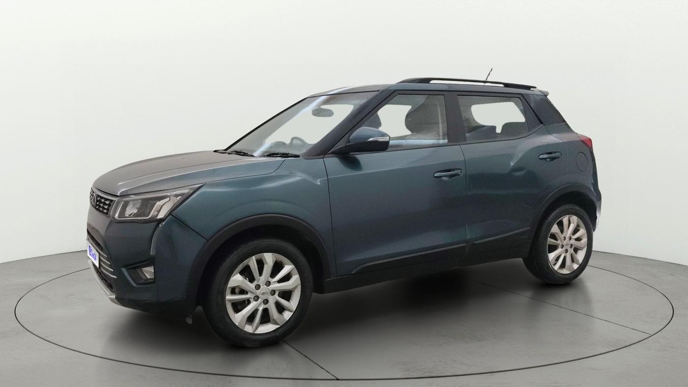 2021 Mahindra XUV300 W8 1.2 PETROL, Petrol, Manual, 53,989 km, Left Front Diagonal