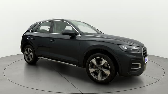 2022 Audi Q5 45 TFSI Premium Plus, Petrol, Automatic, 67,760 km, Right Front Diagonal