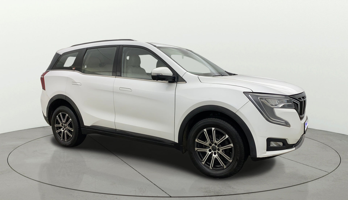 2022 Mahindra XUV700 AX 7 LUXURY D AT 7 STR, Diesel, Automatic, 43,313 km, Right Front Diagonal