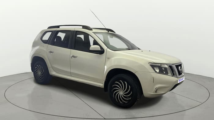 2013 Nissan Terrano XL D THP 110 PS, Diesel, Manual, 1,09,397 km, Right Front Diagonal