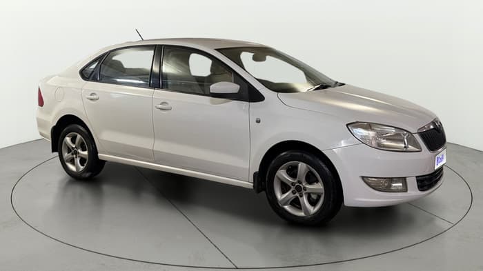 2014 Skoda Rapid AMBITION 1.6 MPI MT PLUS, Petrol, Manual, 48,035 km, Right Front Diagonal