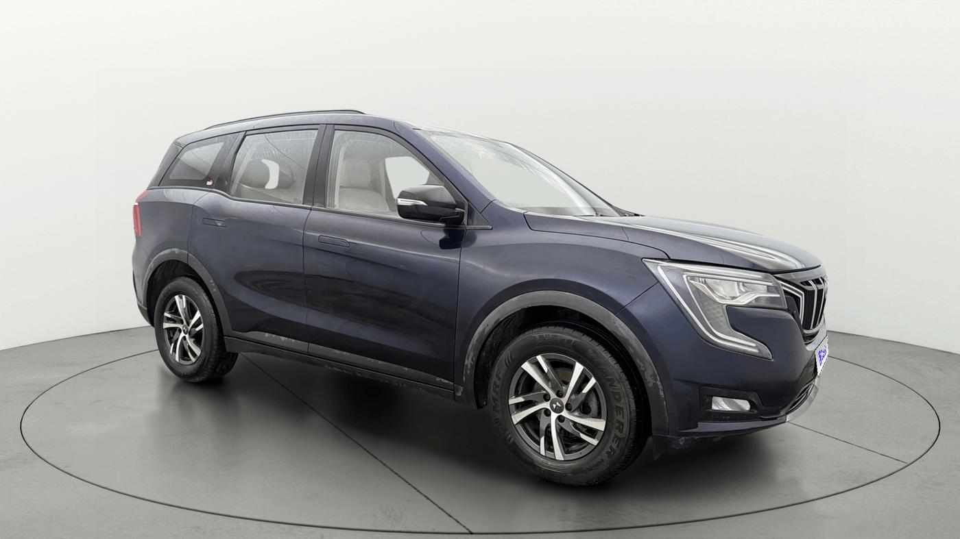2022 Mahindra XUV700 AX 5 P MT 5 STR, Petrol, Manual, 66,297 km, Right Front Diagonal