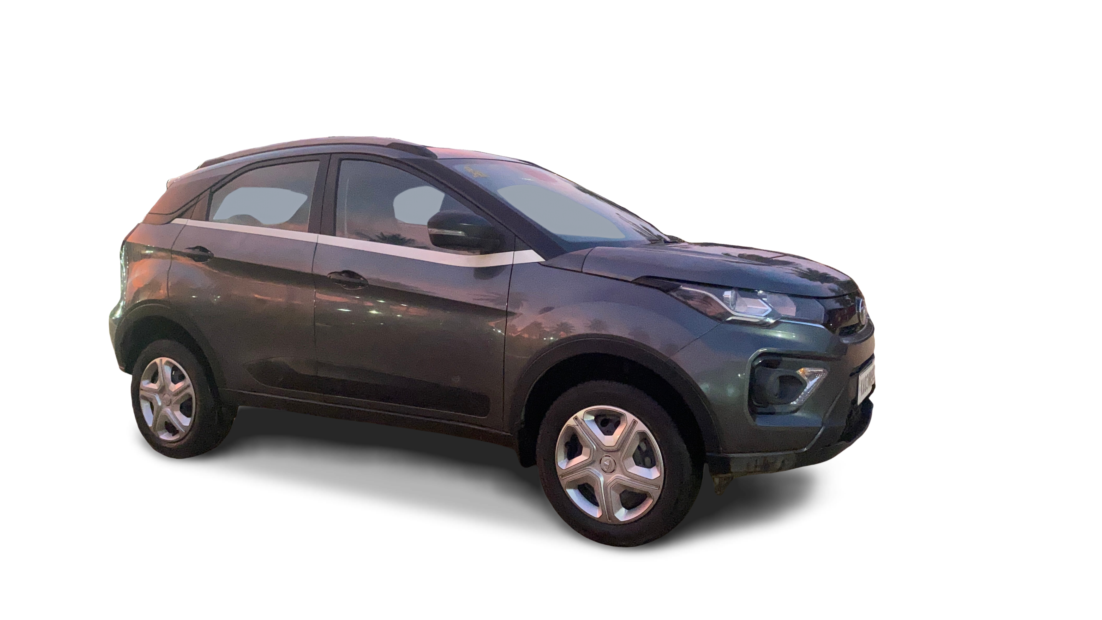 Tata NEXON-img