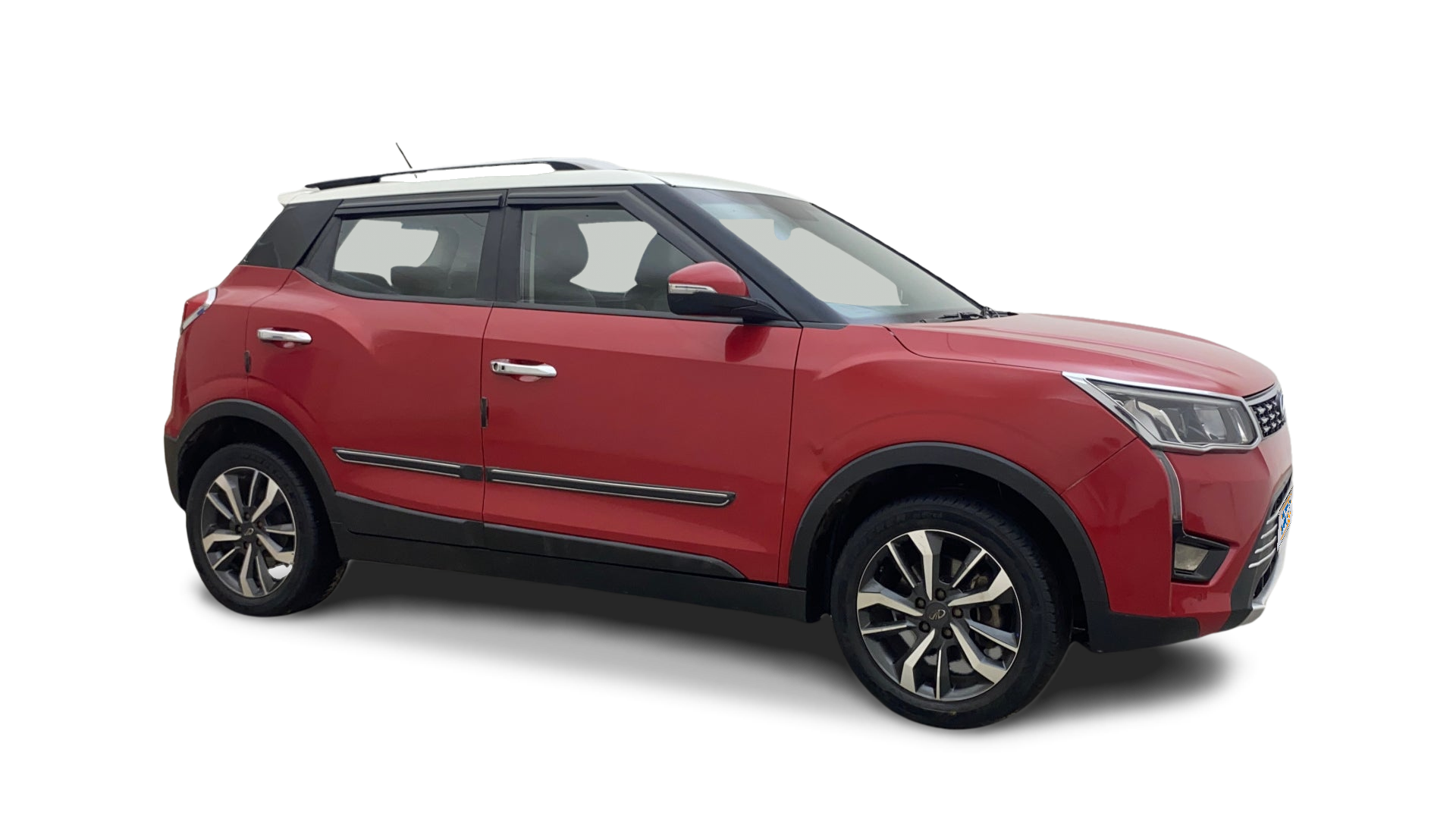 Mahindra XUV300-img