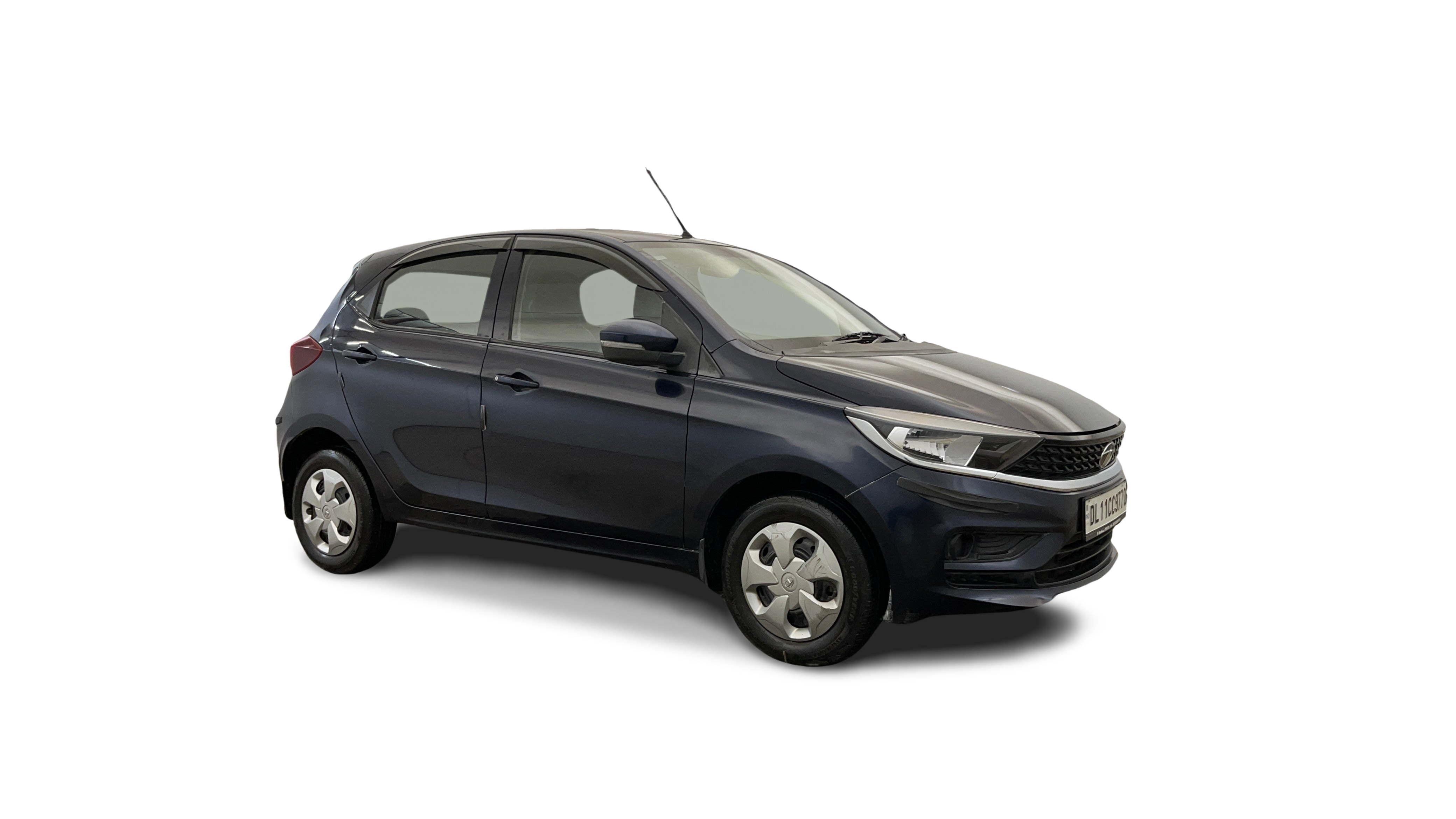 Tata Tiago-img