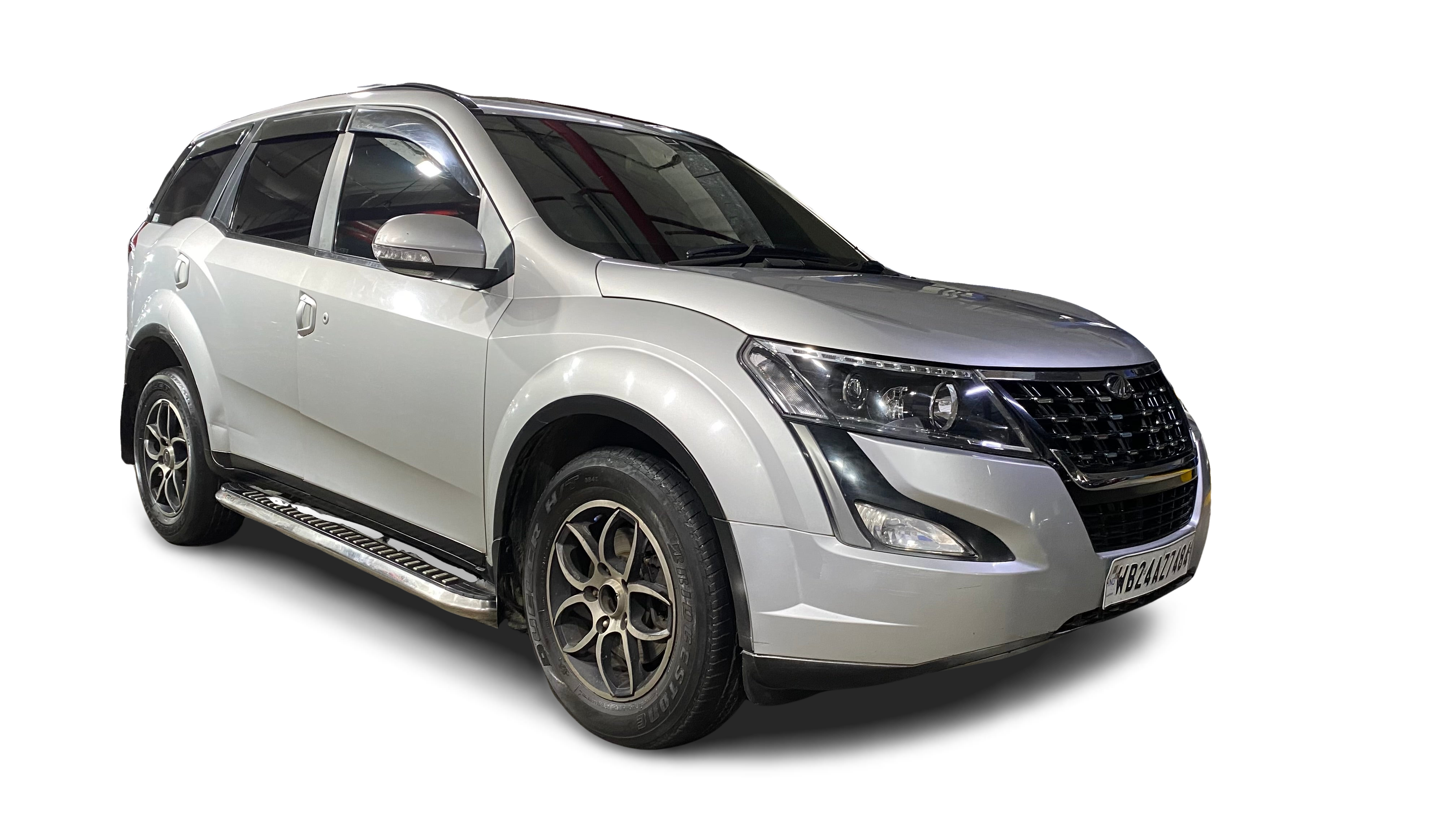 Mahindra XUV500-img