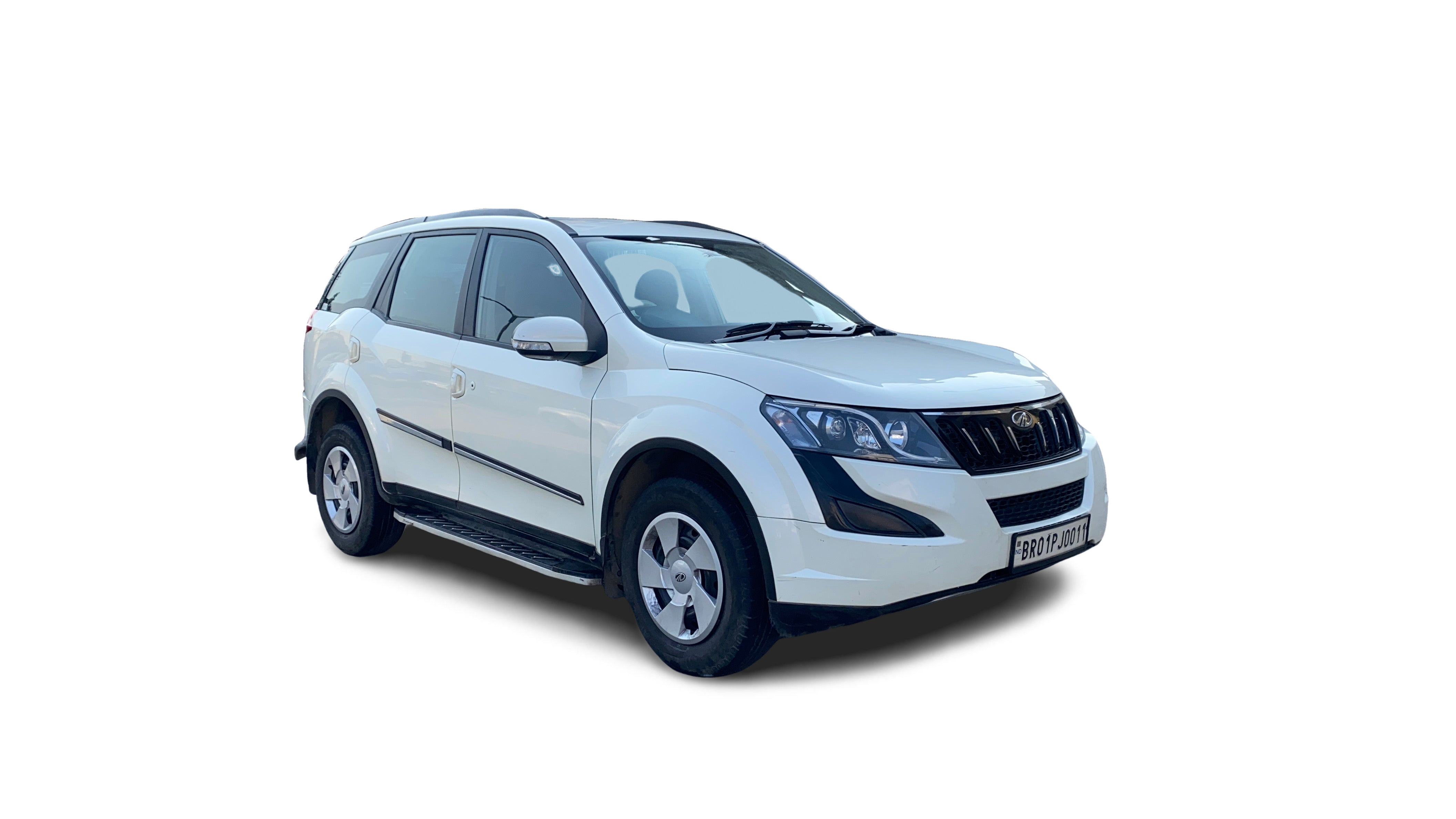 Mahindra XUV500-img