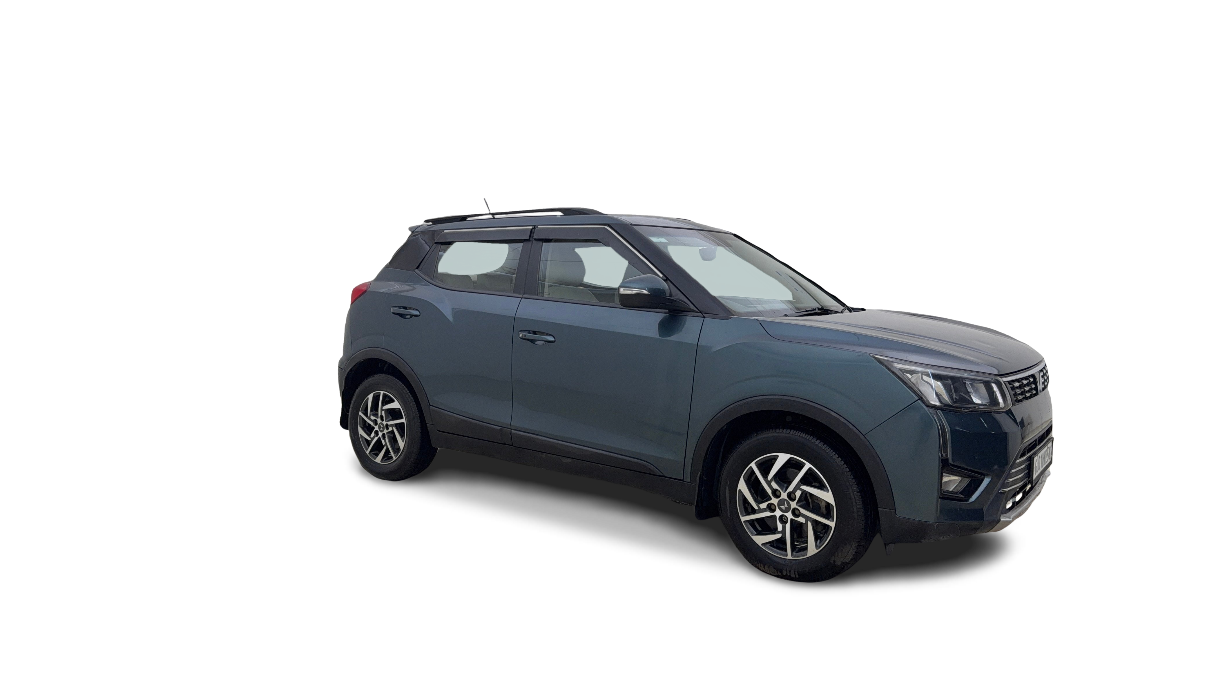 2023 Mahindra XUV300 - SUV - Diesel - Manual - ₹9.44 lakh