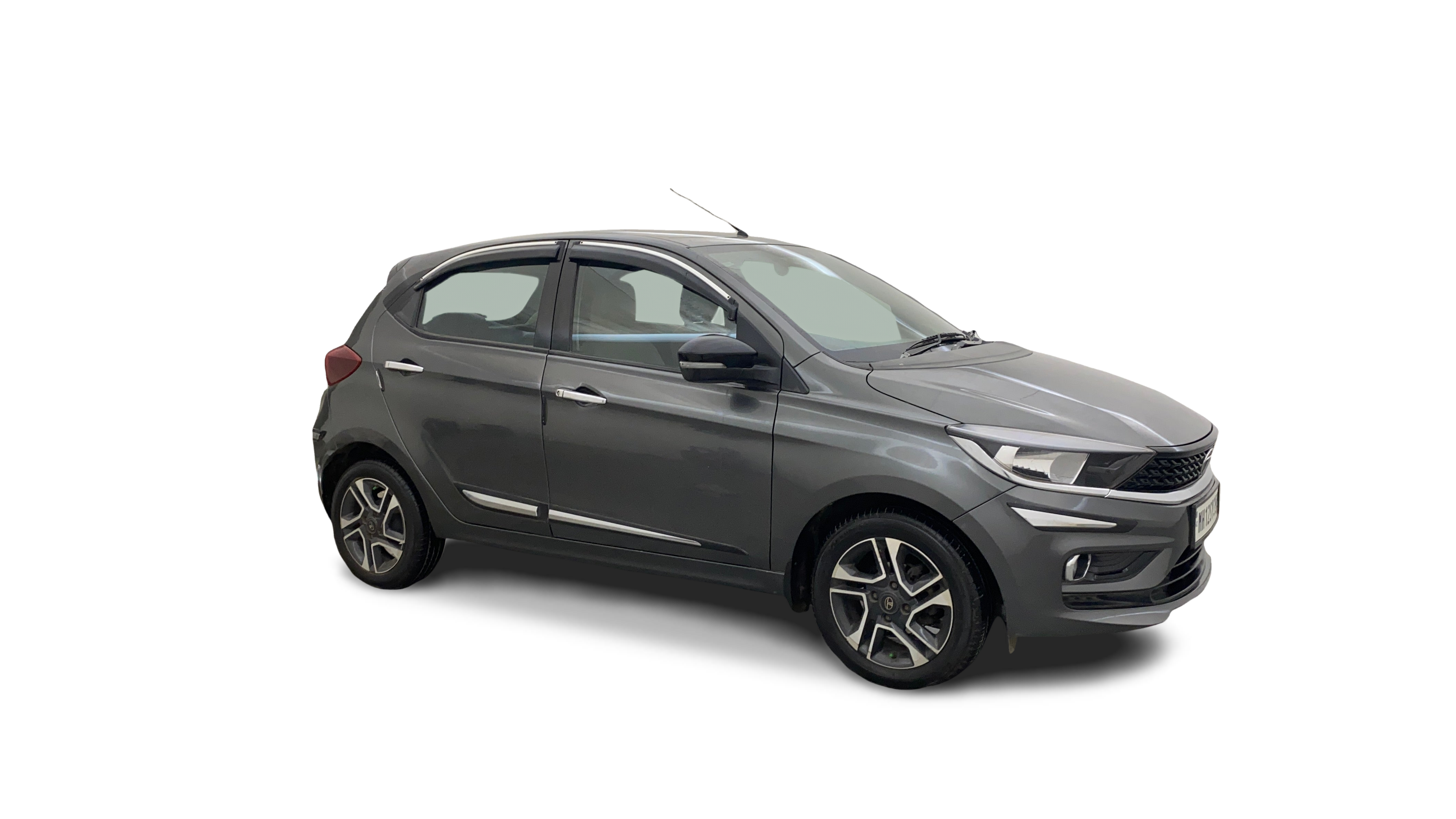 Tata Tiago-img
