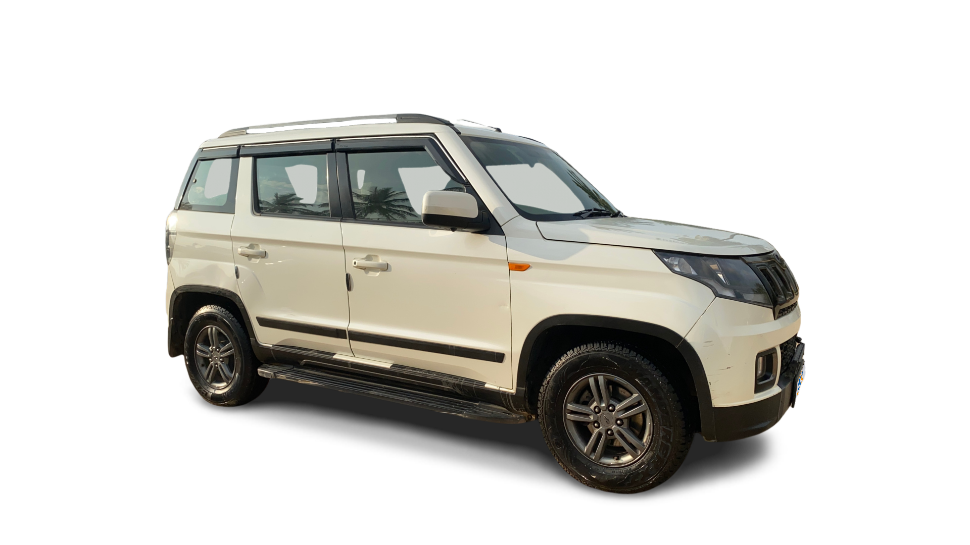 Mahindra TUV300-img
