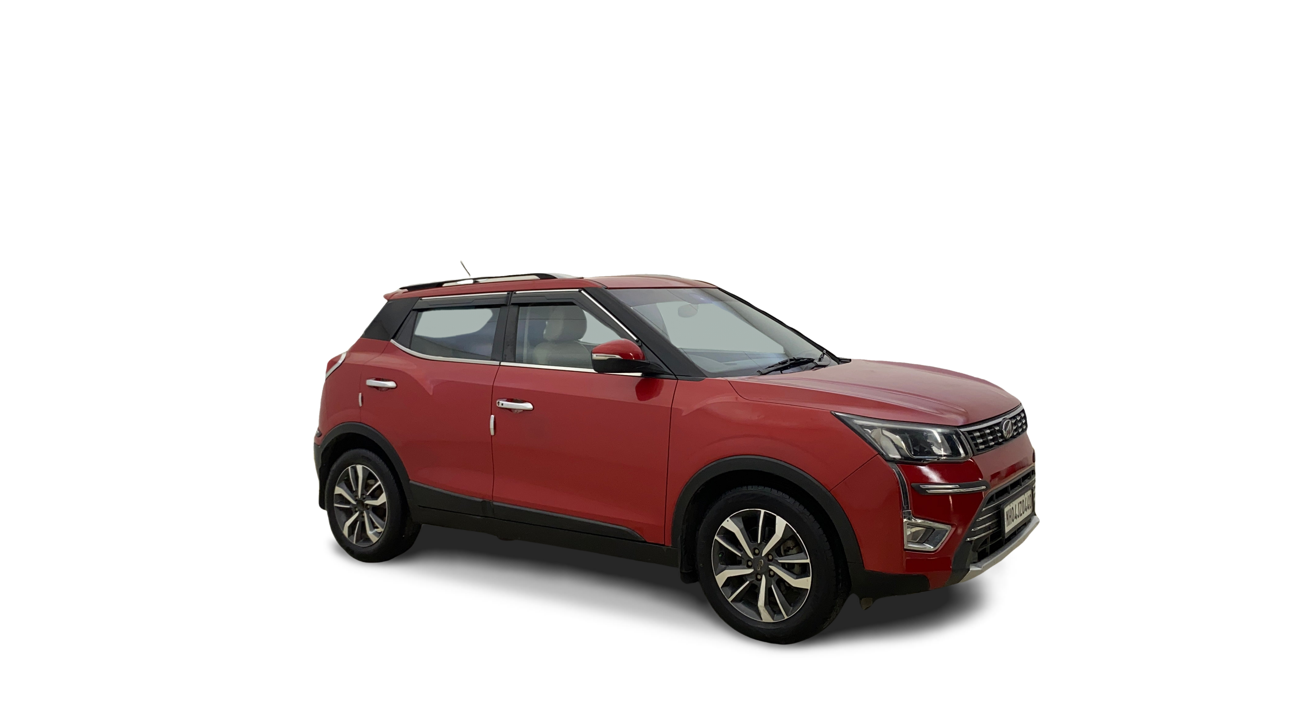 Mahindra XUV300-img
