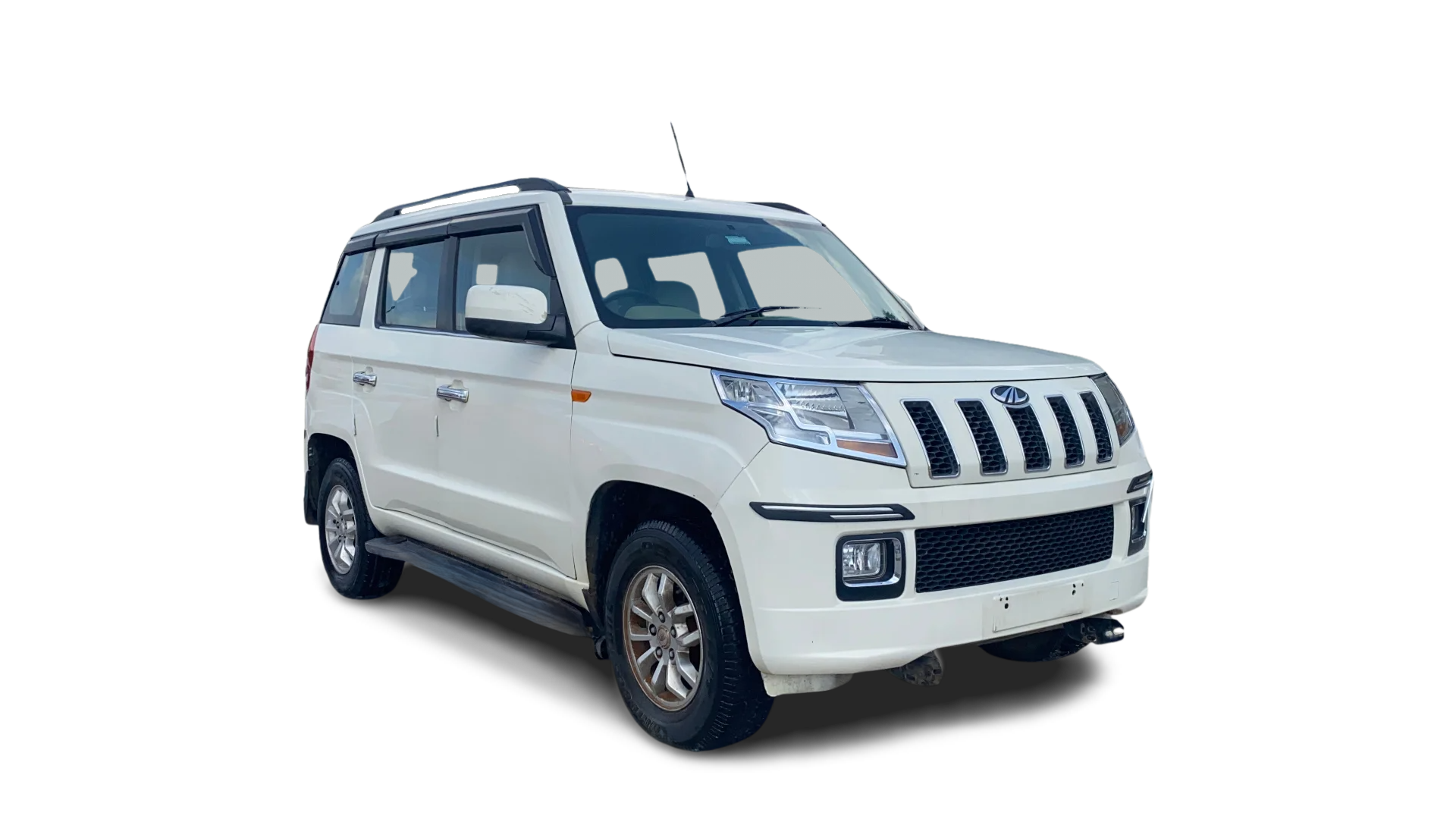 Mahindra TUV300-img