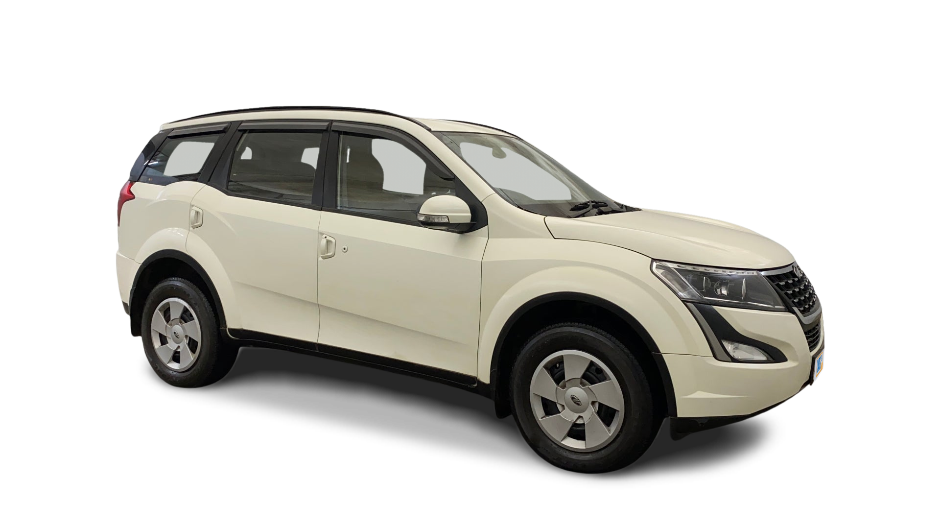 Mahindra XUV500-img