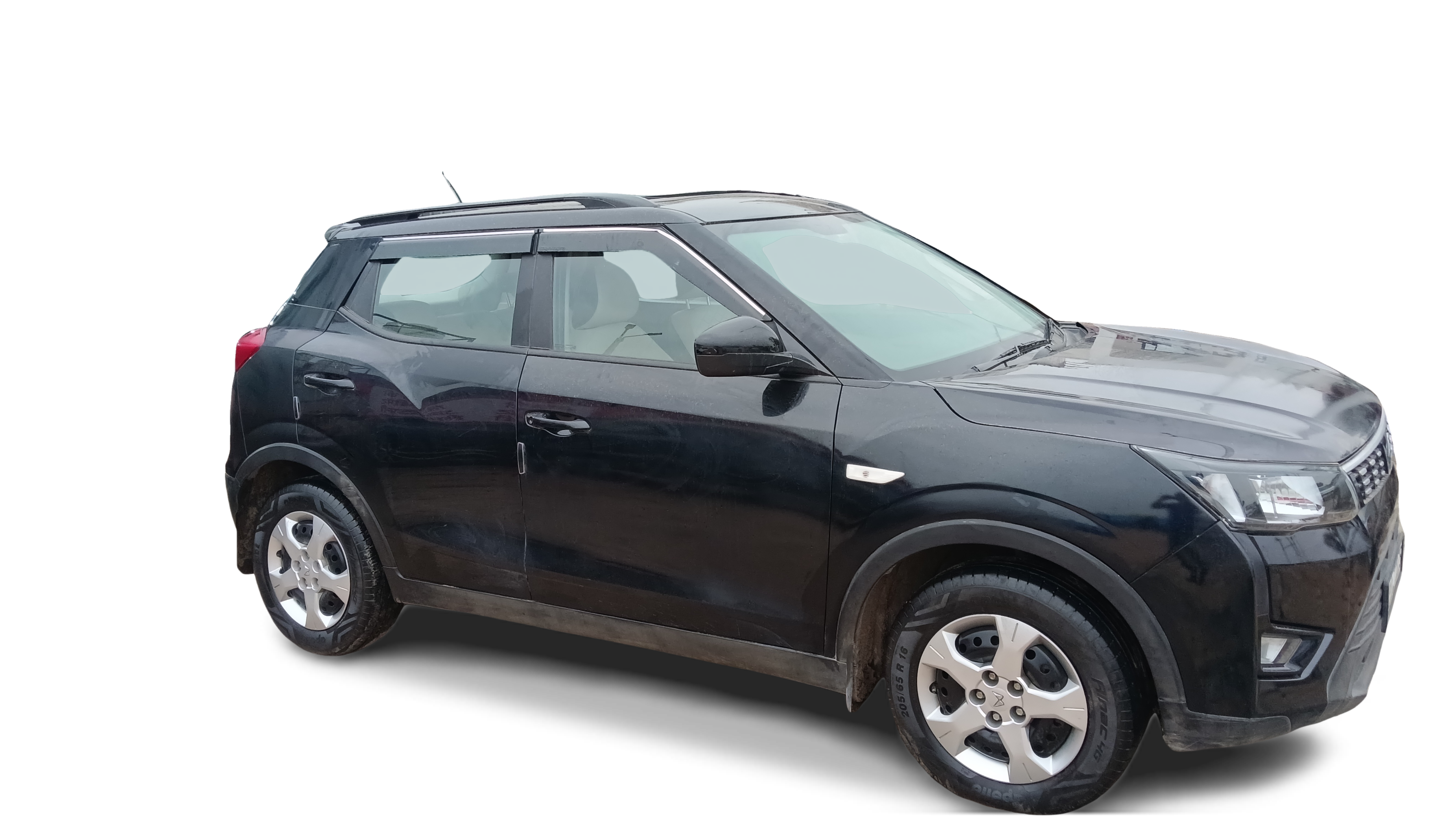 2023 Mahindra XUV300 - SUV - Petrol - Manual - ₹7.50 lakh