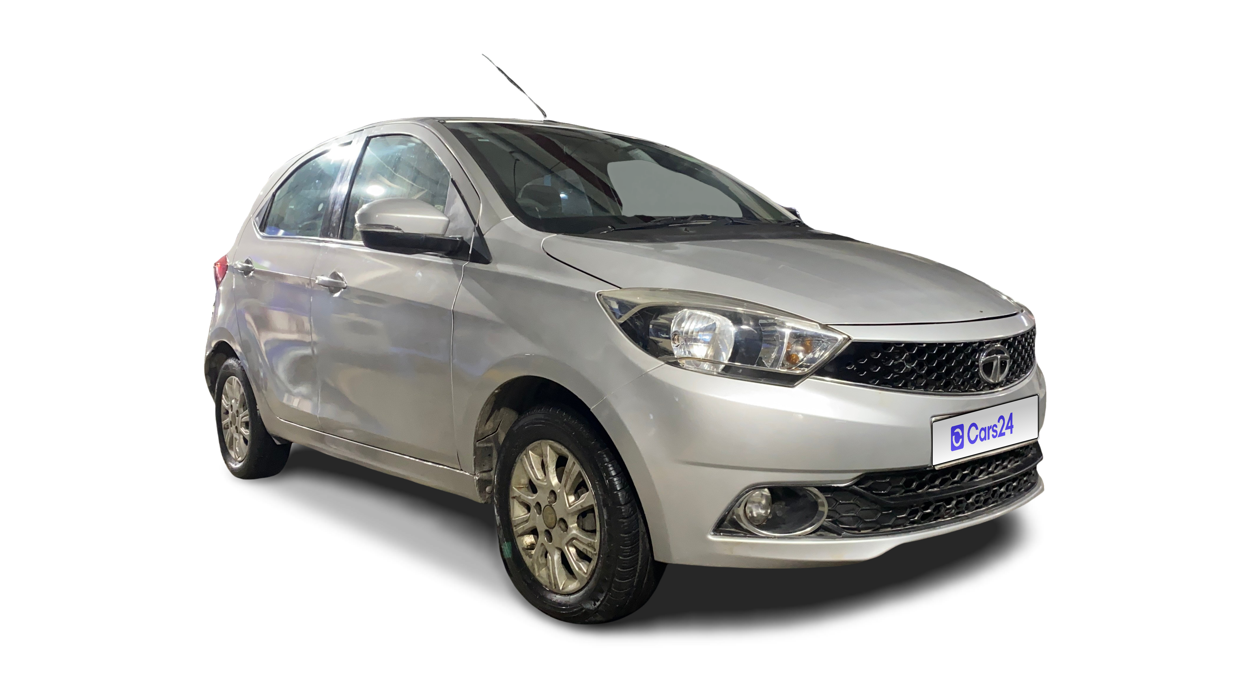 2017 Tata Tiago - Hatchback - Petrol - Manual - ₹3.04 lakh