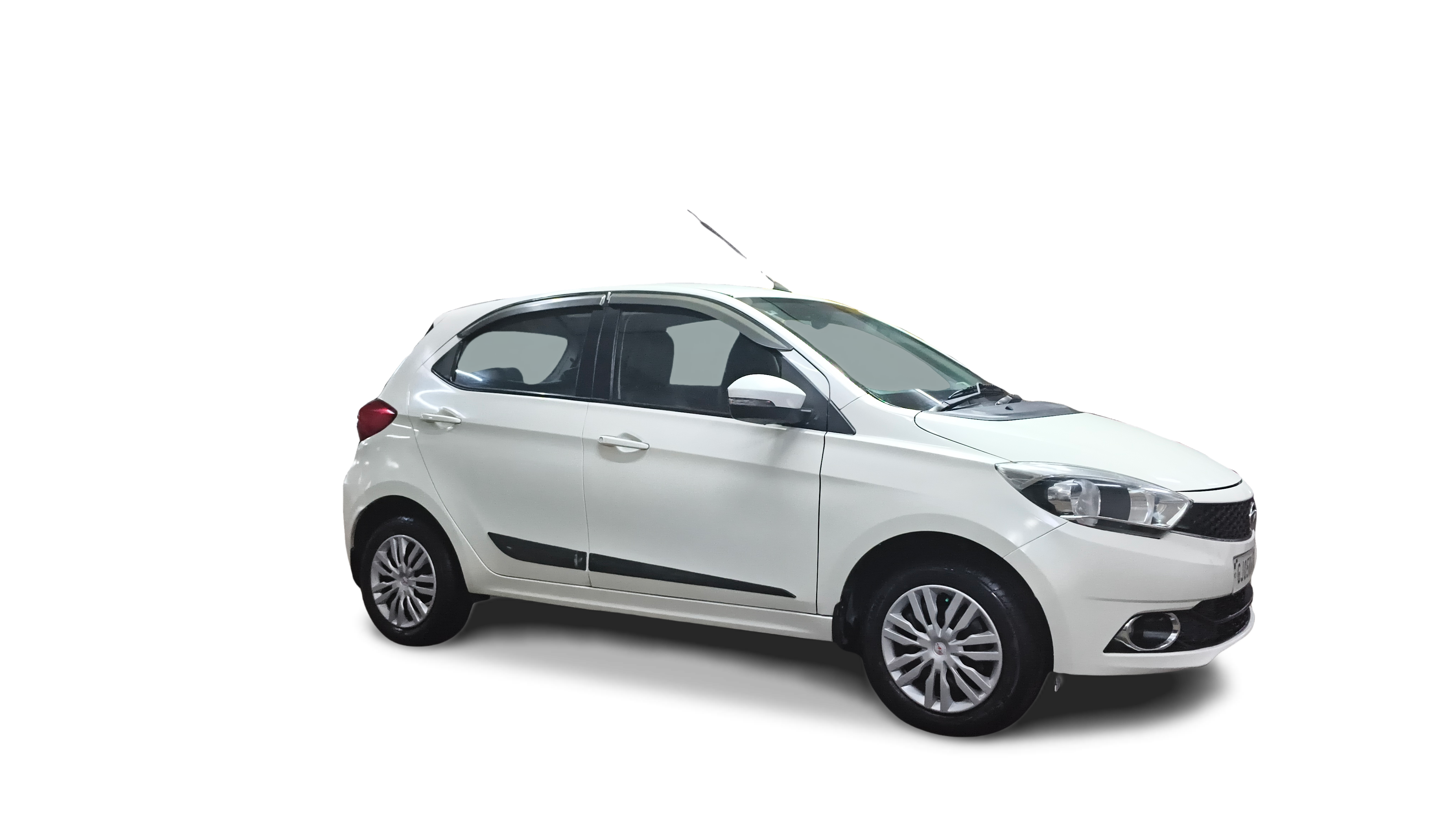 2018 Tata Tiago - Hatchback - Petrol - Automatic - ₹3.35 lakh